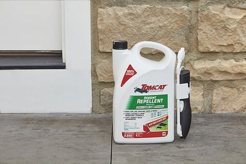 Aceite repelente de roedores Tomcat para prevención de ratas y ratones en interiores y exteriores, listo para usar, 1 gal. 